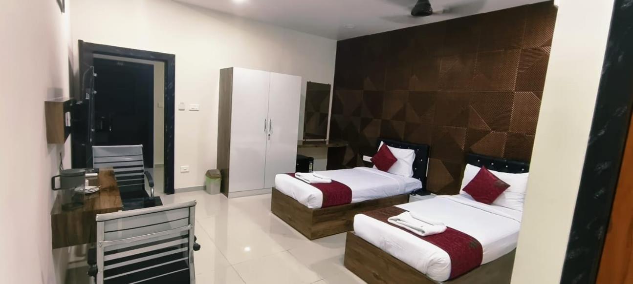 Hotel Vaishnavi Grand Miriālgūda Eksteriør bilde
